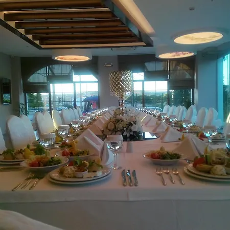 Ramada 4*