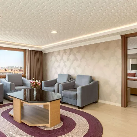 Szálloda Ramada 4*