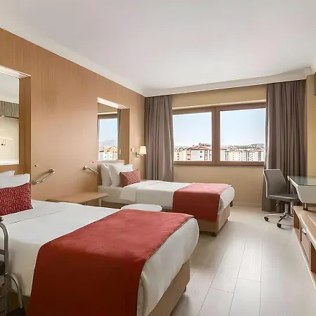 Hotel Ramada 4*