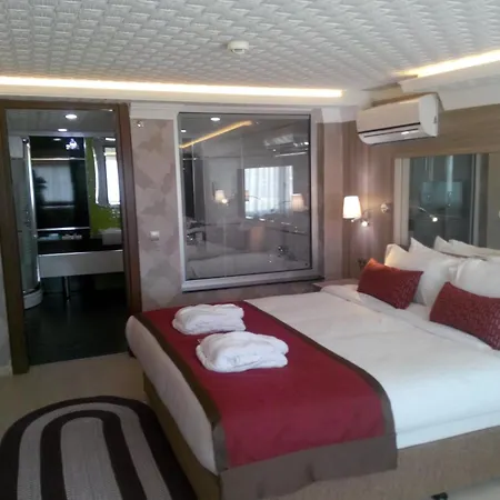 Ramada 4* Ουσάκ