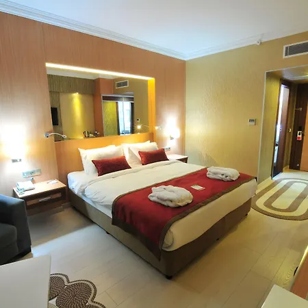 Ramada Hotell 4*