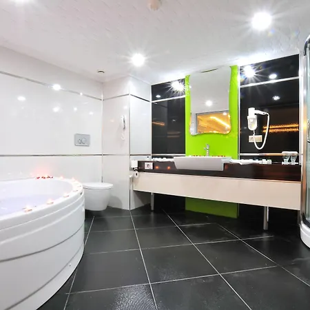 Ramada Ξενοδοχείο 4*