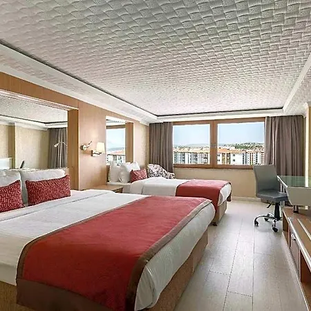 Ramada 4* Ουσάκ