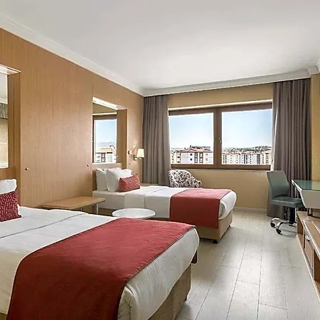 Ramada Ξενοδοχείο Ουσάκ