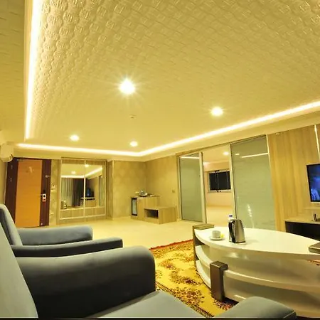 Ramada 4*