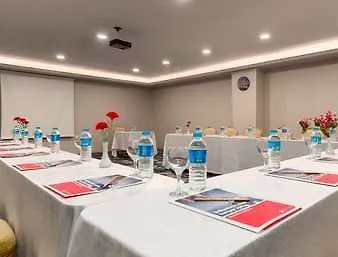 Отель Ramada 4*