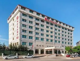 Ramada Otel 4*