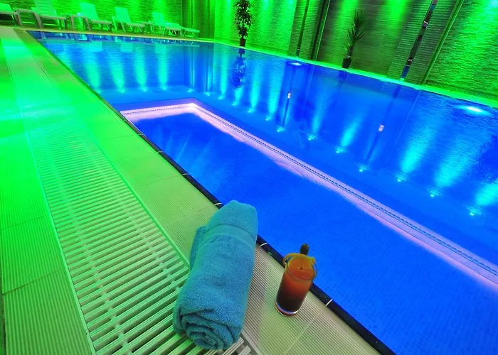 Ramada מלון אושאק