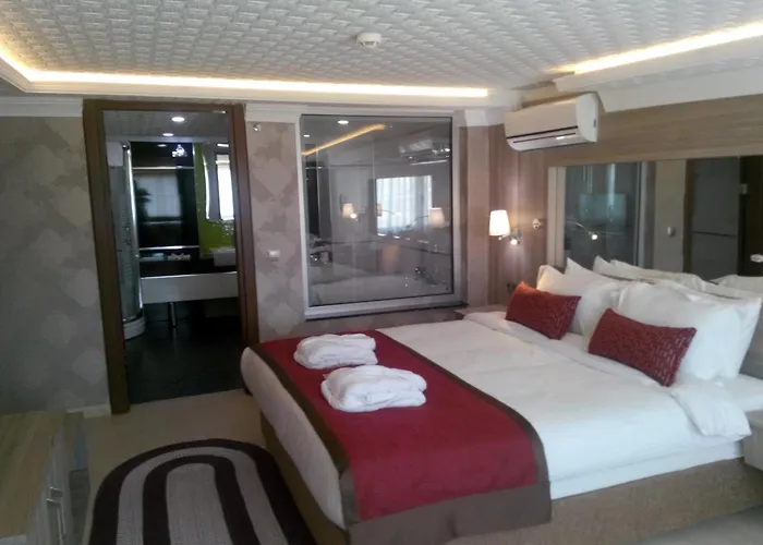 Ramada 4* אושאק