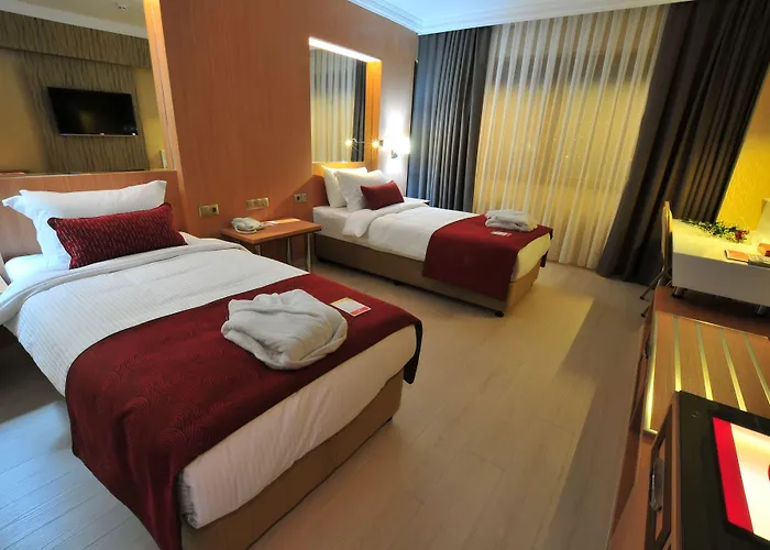 Ramada 4* אושאק